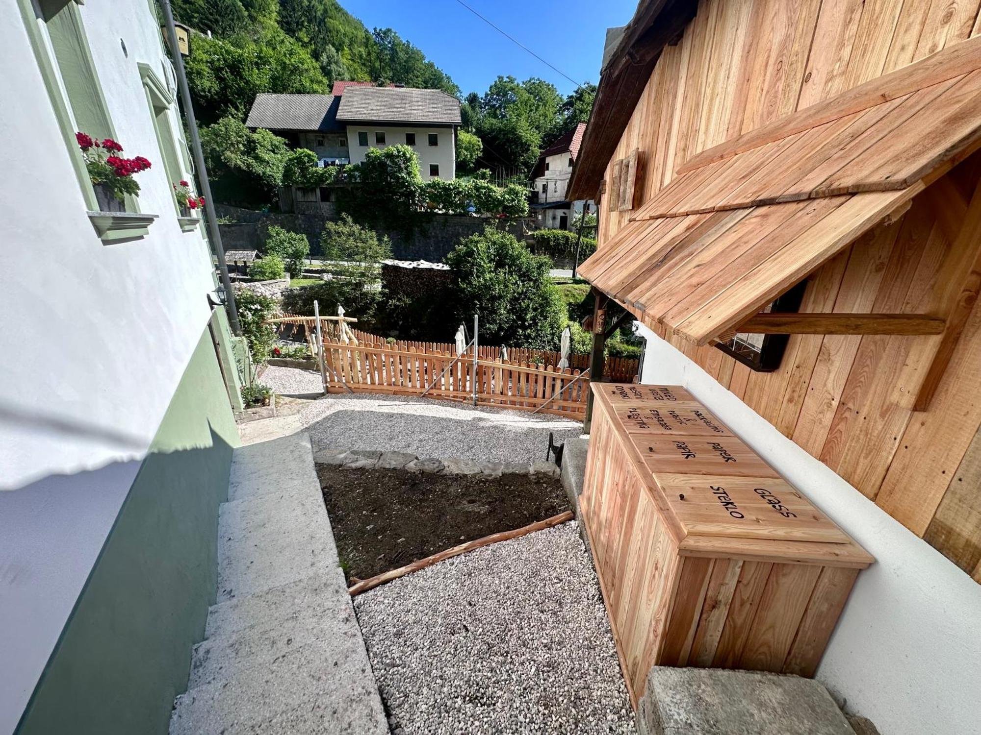 Bajta Kroparica Екстер'єр фото