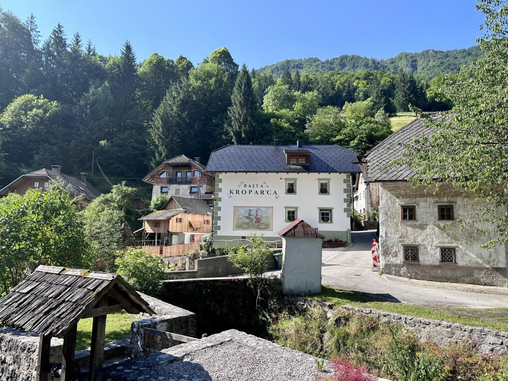 Bajta Kroparica Екстер'єр фото